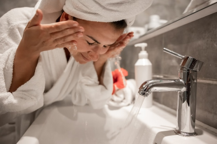 face wash for closed comedones